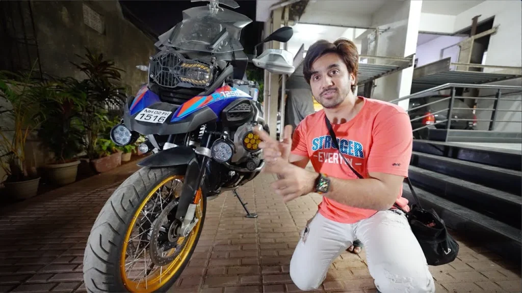 Who Is The No 1 MotoVlogger In India